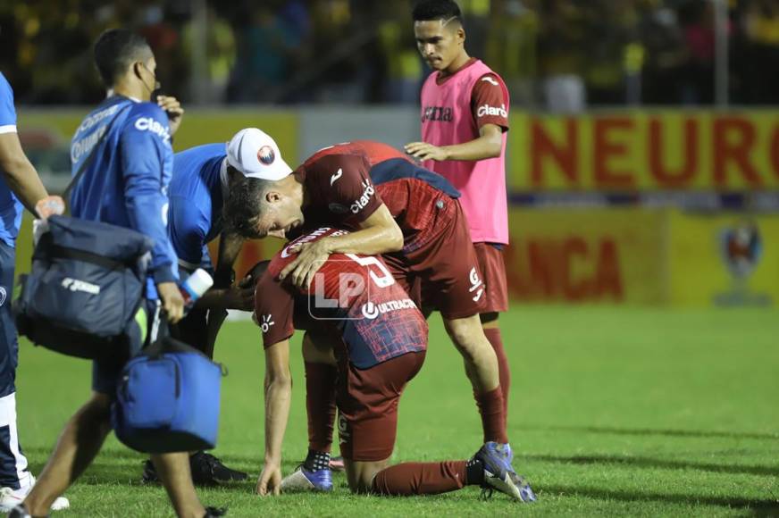 Las lágrimas de Marcelo Pereira, el ‘villano’ de Motagua luego de su autogol en el partido.