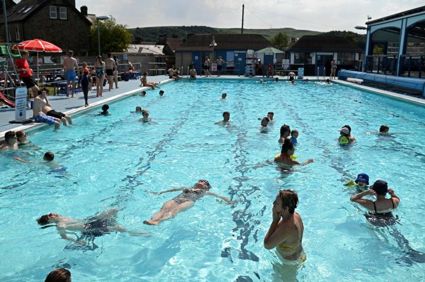 Mientras, París y Londres sufren hoy picos de altas temperaturas, con los termómetros subiendo ya en Alemania.