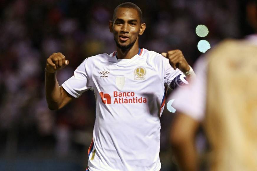 Jerry Bengtson: El goleador del Olimpia finalizó su contrato con los albos y es agente libre.