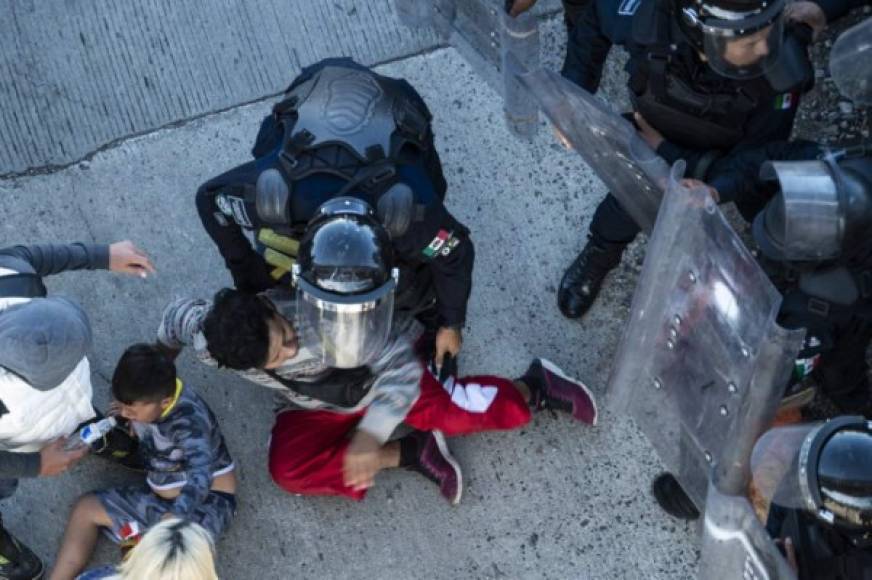 El ministerio de Gobernación de México advirtió en un comunicado que 'procederá a deportar inmediatamente a las personas plenamente identificadas que participaron en estos hechos violentos'.