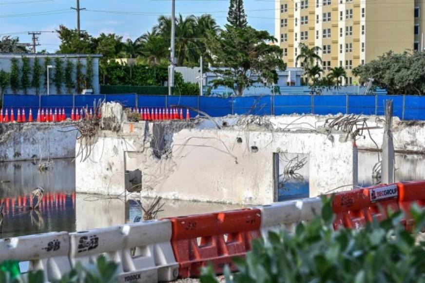El futuro del sitio es uno de los asuntos que dirime el juez de Miami Michael Hanzman, quien supervisa las compensaciones a los familiares y afectados. Mientras que la ciudad contrató a un ingeniero para inspeccionar el terreno donde ocurrió la tragedia.