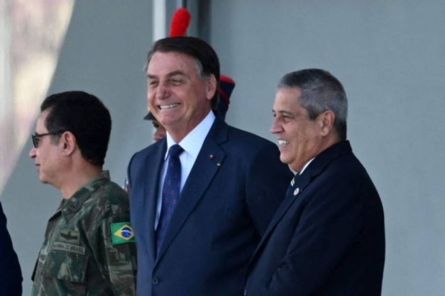 Tanto Bolsonaro como la Marina, que organiza el ejercicio militar, niegan cualquier conexión entre el desfile y esas discusiones.