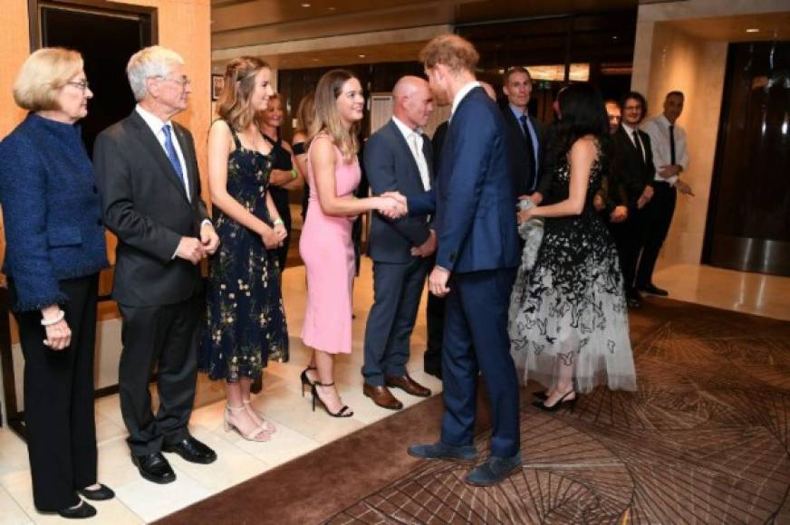 Meghan Markle y el príncipe Harry asistieron a una cena de premiación de la Australian Geographic Society en Sydney al regresar a Australia.