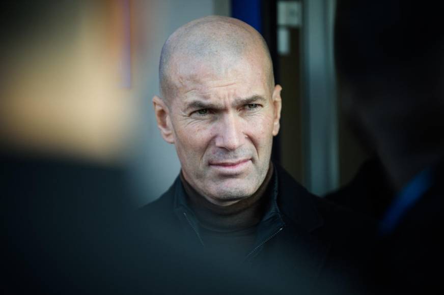 “Ni le hubiera respondido al teléfono. ¿Para decirle qué, ‘Hola señor, no se preocupe, busque otro club, acabo de alcanzar un acuerdo con Didier’?”, señaló el mandatario sobre Zidane.