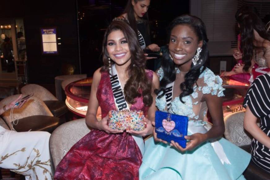 Miss Honduras 2017 y Cassandra Chery, Miss Haiti 2017.