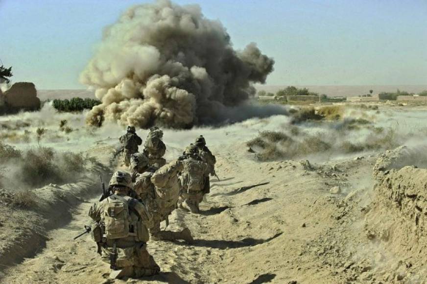 El presidente Joe Biden anunció este miércoles que es momento de 'terminar la guerra más larga de Estados Unidos' y proceder a la retirada incondicional de tropas de Afganistán, donde pasaron dos décadas en una sangrienta batalla contra los talibanes, que bajo muchos prismas fue infructuosa.