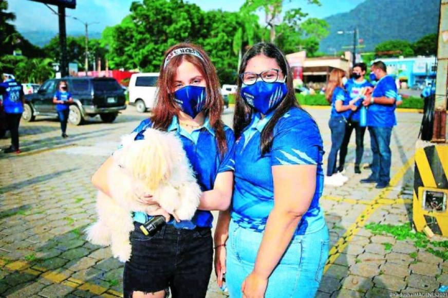 Ahora se preparan para entregarse a sus estudios con mucha dedicación y así celebrar su graduación el próximo año.<br/><br/>Marielena Moncada y Celeste María Pinto.