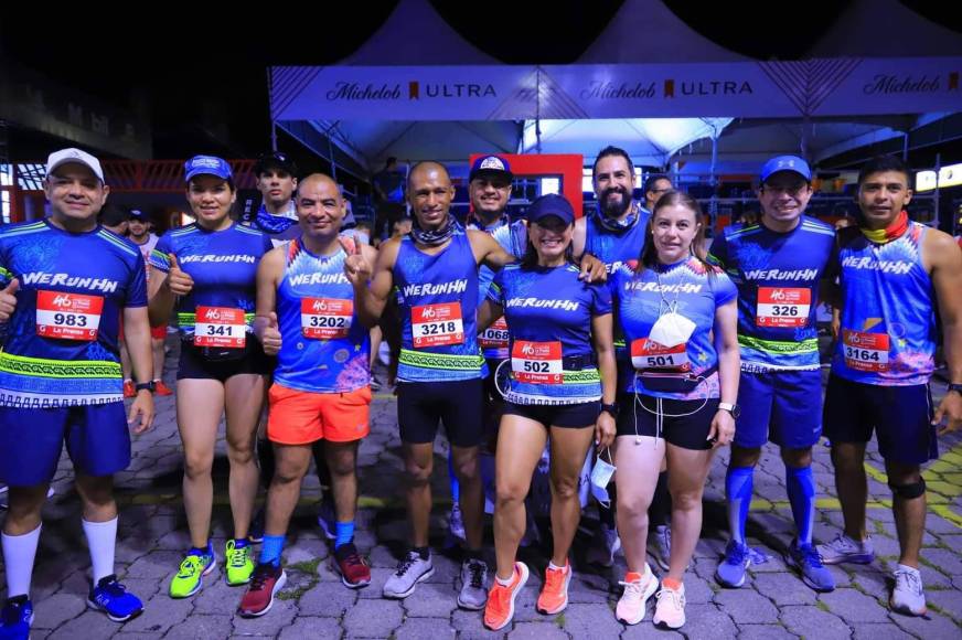 Diferentes grupos de corredores llegaron desde muy temprano con la emoción de participar en la Maratón de Diario LA PRENSA.