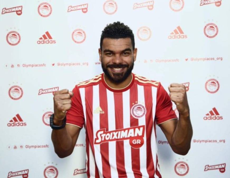 El Olympiacos de Grecia ha fichado al atacante argelino Hillal Soudani .<br/>