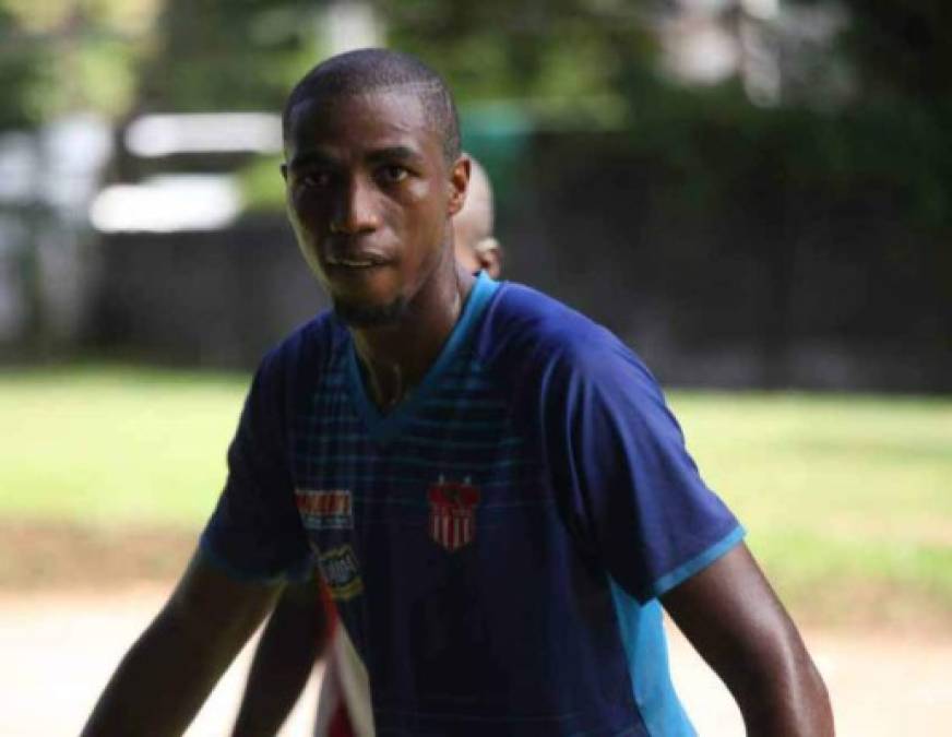 Cholby Martínez: El delantero hondureño es nuevo fichaje del Bucanero de la segunda división de Honduras. Llega procedente del Vida.