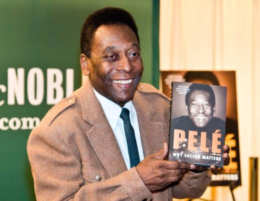 El exfutbolista brasileño Edson Arantes do Nascimento Pelé presentó en Nueva York su último libro, “Porque el fútbol importa”, una obra en la que explora la historia reciente del fútbol y su papel en el mundo.