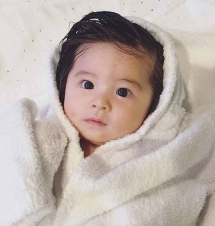 Con tan sólo siete meses de edad, la bebé es toda una influencer.