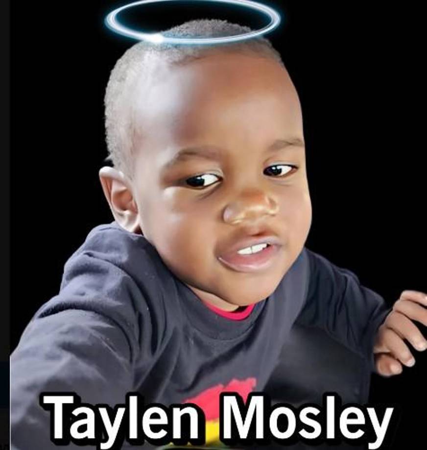 Holloway dijo que Thomas Mosley, padre del menor, se presentó en la casa de su madre con cortes en el brazo a las 9 pm del miércoles. Él mismo ingresó en un hospital después. “Nada en nuestra investigación nos lleva a creer que él es una víctima”, dijo Holloway.