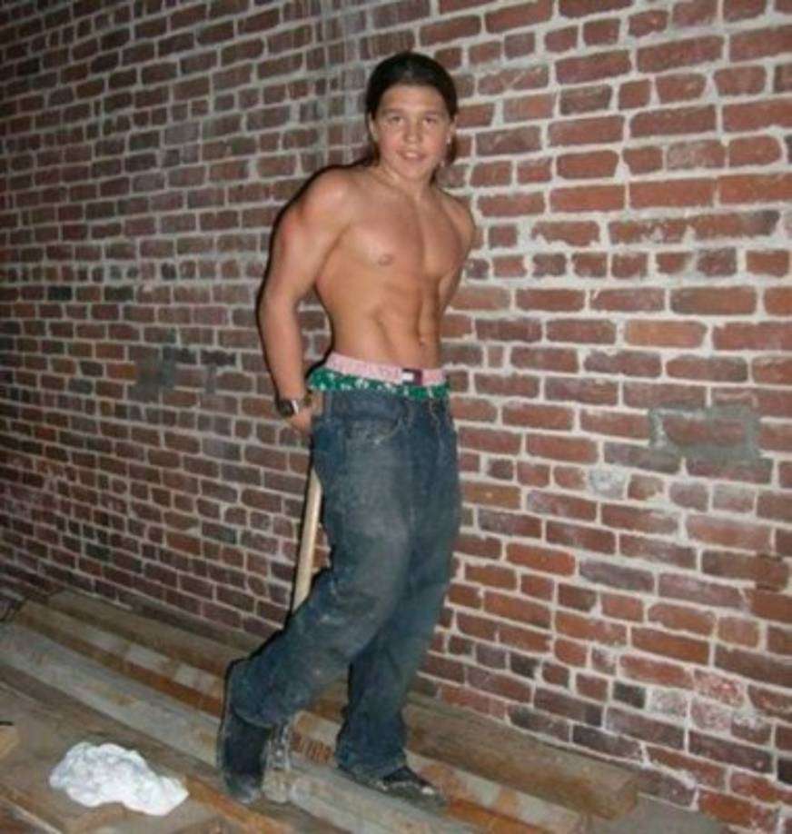 Se convirtió en la atracción principal en eventos como Mister Olympia, Night of Champions o Arnold Classic, entre otros. También apareció en televisión y en dos películas, siendo el protagonista de una de ellas, “Pequeño Hércules”.