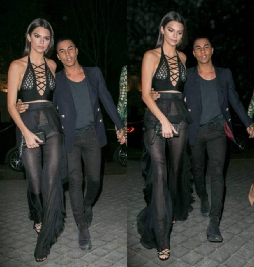 Kendall estuvo acompañada con su amigo Hailey Baldwin.