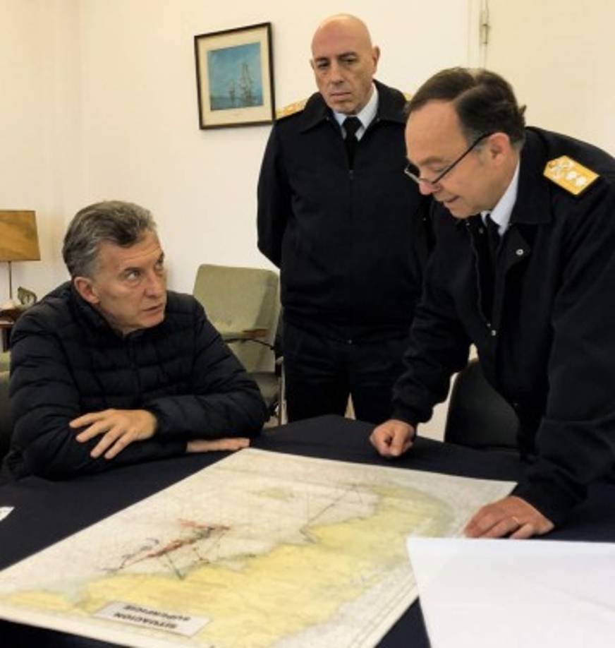Además, Macri se reunió con el subjefe de la Armada, el vicealmirante Miguel Angel Máscolo, y con el jefe del Comando del Area Naval Atlántica, contraalmirante, Gabriel González, según informaron fuentes oficiales. Las autoridades militares dieron un informe al presidente sobre el estado de situación en el marco del intenso operativo de búsqueda que continúa desplegándose en la zona.