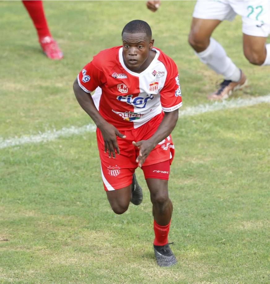 Lauro Chimilio (Vida, volante).