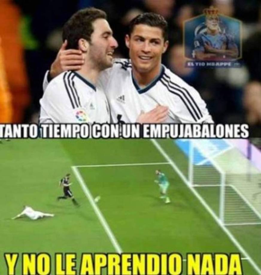 Higuaín también es objeto de burlas por sus constantes fallas en la Selección.