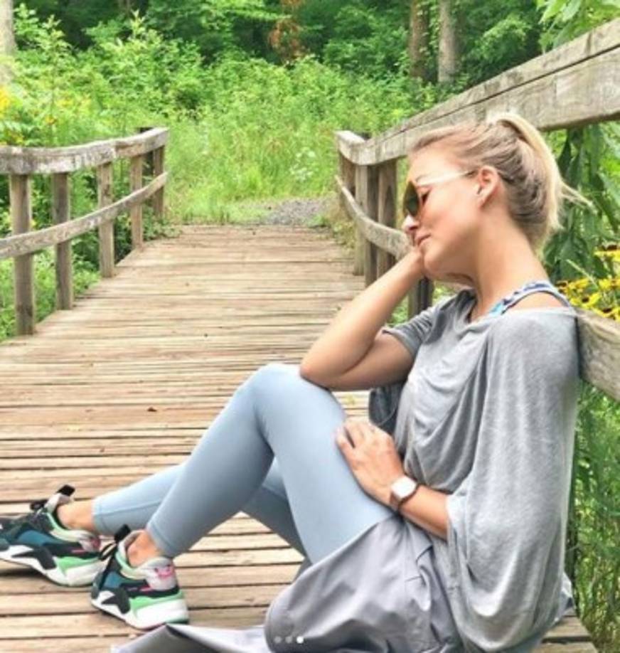 La actriz y modelo francesa, con nacionalidad mexicana, también es poseedora de una figura espectacular, pero para muchos fans, su cuerpo luce demasiado delgado.