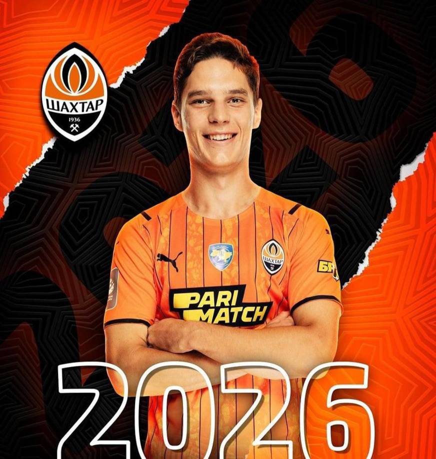 El mediocampista es una de las máximas promesas de su país a tal punto que ya ha jugado algunos partidos para la selección mayor y aspiraba a poder convertirse en una pieza clave del equipo para ayudar en el objetivo de clasificarse al Mundial de Qatar que comienza en noviembre. Sin embargo, desde el inicio de la invasión rusa, su futuro como profesional es un misterio.
