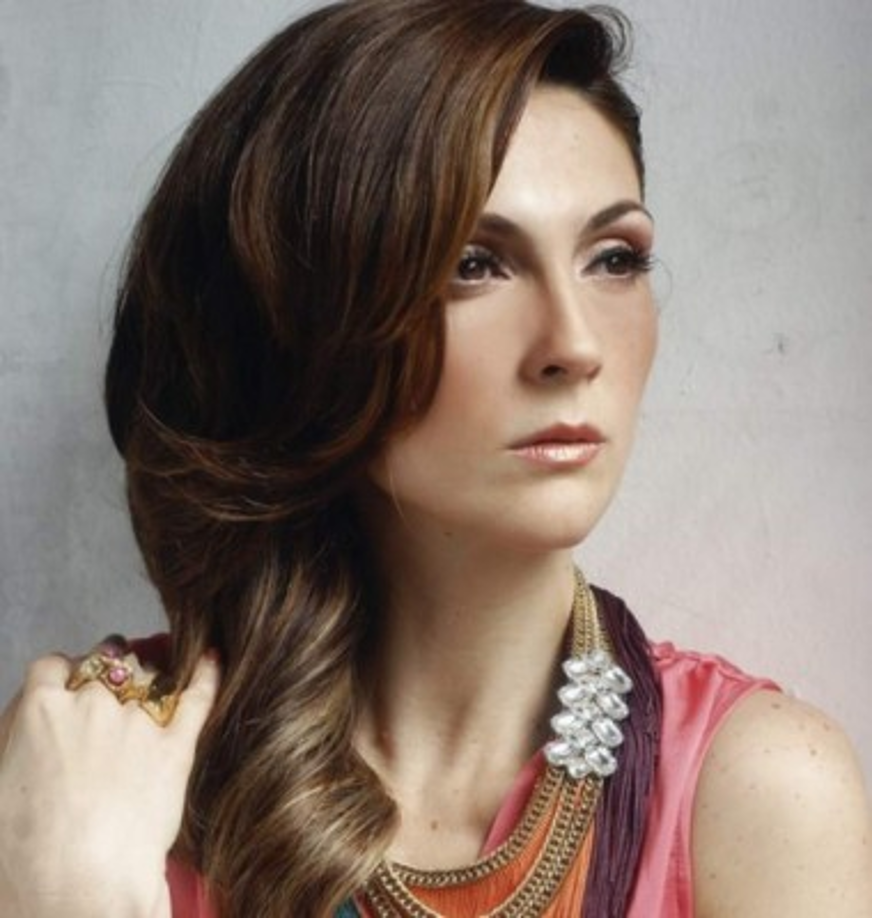 En el 2004, Salinas hizo por primera vez cine, protagonizando la película 'Cicatrices' al lado de Rodrigo Abed.