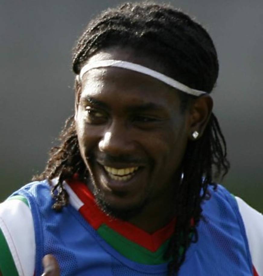 Mitchel Brown tuvo un amplio recorrido en diversos clubes de Honduras y del exterior. Pasó por equipos como Marathón, Motagua, Victoria; en el extranjero llegó a jugar en el Brescia de Italia, FC Tatran Prešov de Eslovaquia, Hunan Billows de China.