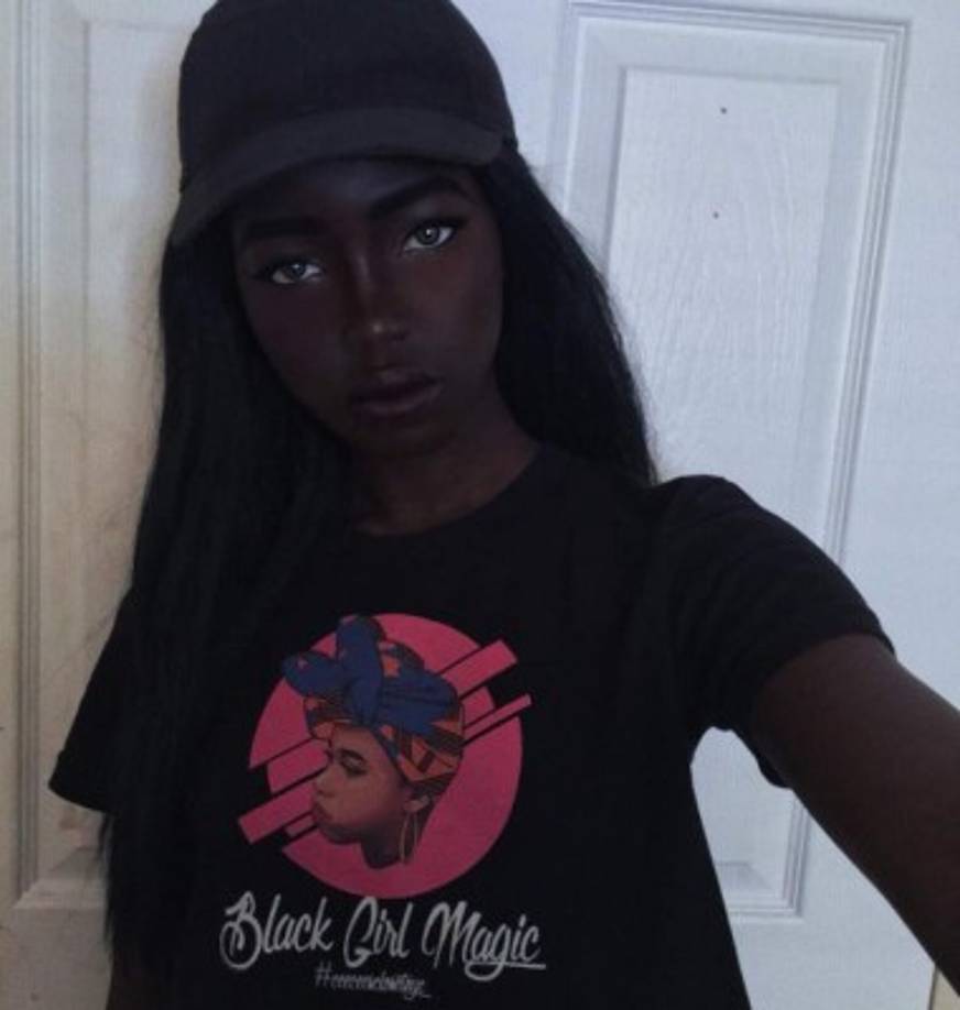 En sus mensajes recomienda a las adolescentes afroamericanas “no perder el tiempo” y les aconseja que sean “ellas mismas”.