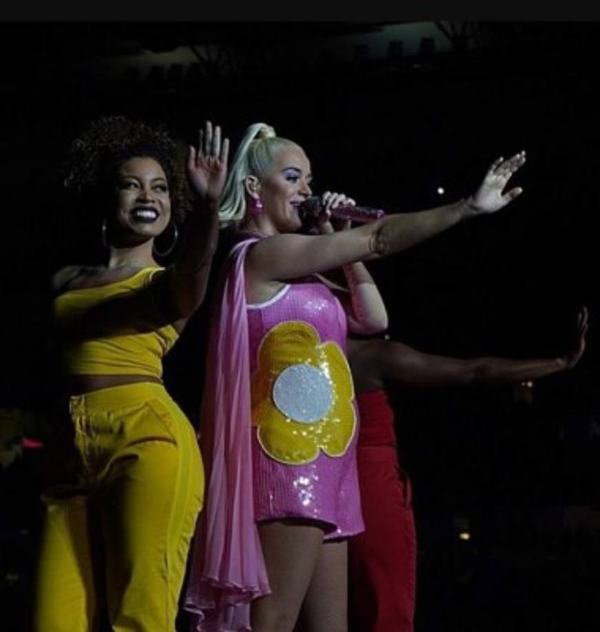 La pareja, comprometida desde el 14 de febrero de 2019, pospuso la boda que celebrarían en Japón debido a la crisis sanitaria desatada por el coronavirus.