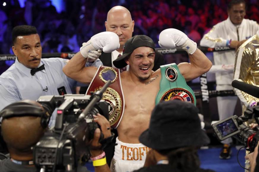 Teófimo López ganó el título internacional de la Organización Mundial de Boxeo en el peso wélter junior de 140 libras.