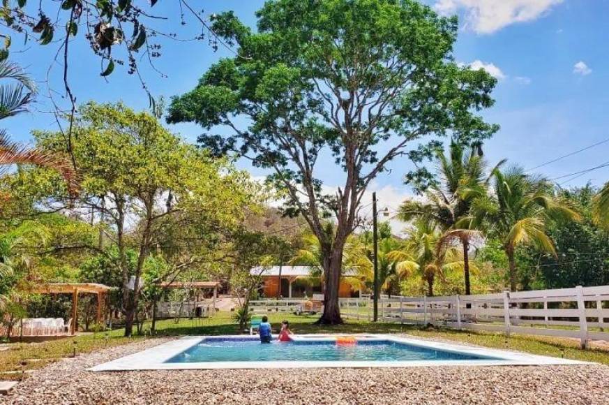 Rancho Ecoturístico El Paraíso es ideal para pasarla bien junto a la familia y amigos, ya que cuenta con piscina, restaurante y opciones para hacer fogatas o acampar en el fresco clima del municipio de San José, Copán. 