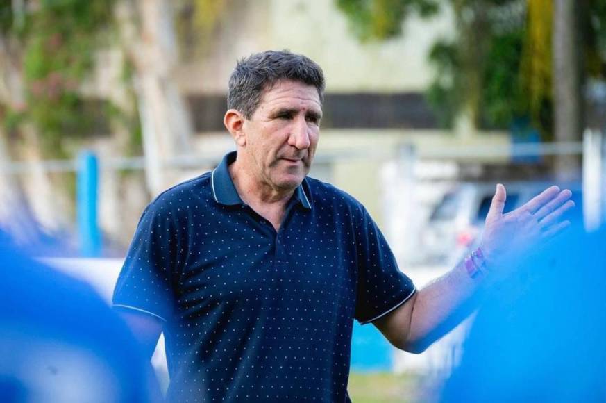 El entrenador argentino Héctor Vargas ha sido sondeado para tomar la dirección técnica del Vida. 