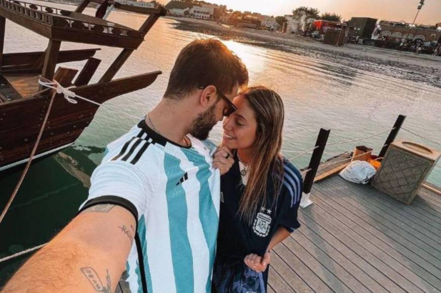 Además, estuvieron juntos en Qatar cuando Sofía estaba cubriendo el Mundial y él viajó como turista. Ambos son hinchas de su selección.