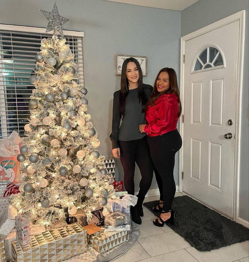 “María Eugenia es mi hermana, mi amiga del colegio la que siempre me brindó su apoyo en los momentos más difíciles de mi vida, las amigas de la Martín Fajardo. Hoy, 12 años después nos volvemos a ver en un lugar que imaginamos y que nunca pensamos estar”, añadió Zambrano. 