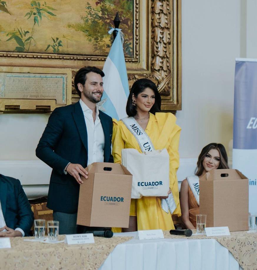 Fue en el encuentro en que varios videos entre Sheynnis Palacios y el ministro de Turismo, Niels Olsen Peet, se hicieron virales en redes sociales, tras observar una supuesta “química entre ambos”.