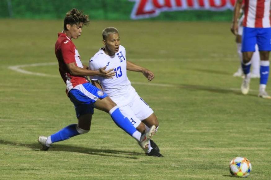 Bryan Moya: Se estrenó como jugador de la selección de Honduras ante Puerto Rico y ante Chile repetirá en el 11 titular. Juega en el Zulia de Venezuela y estará como mediocampista ofensivo ante los chilenos.