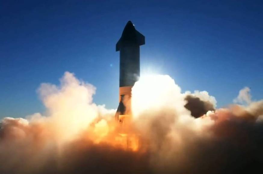 Prototipos más pequeños ya fueron disparados varios cientos de metros en el aire durante menos de un minuto como parte de una serie de pruebas destinadas a desarrollar la próxima generación de cohetes de la compañía a la velocidad de la luz.