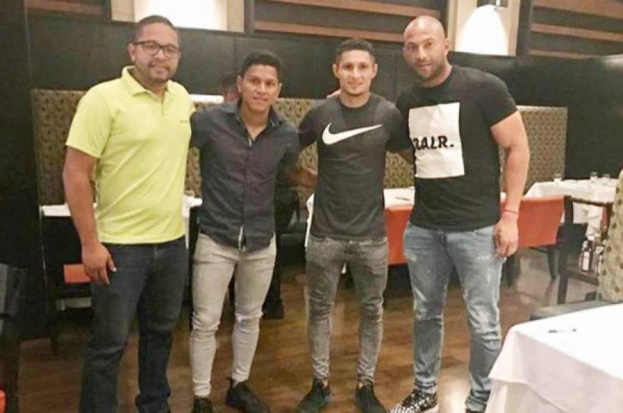 Bryan Moya y Héctor Castellanos fueron los primeros jugadores hondureños que se sumaron a la carpeta de Muma Bernárdez. El ex zaguero se desempeña como agente de futbolistas.