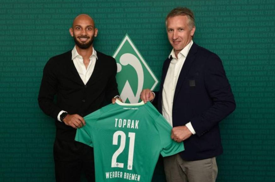 El defensa central Ömer Tropak llega cedido al Werder Bremen procedente del Borussia Dortmund.