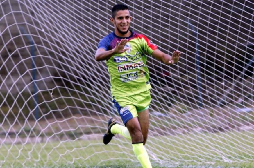 Juan Ramón Mejía: En Real de Minas siguen en conversaciones para seguir contando con su goleador para el próximo Torneo Apertura. El atacante en su momento señaló tener ofertas de El Salvador.