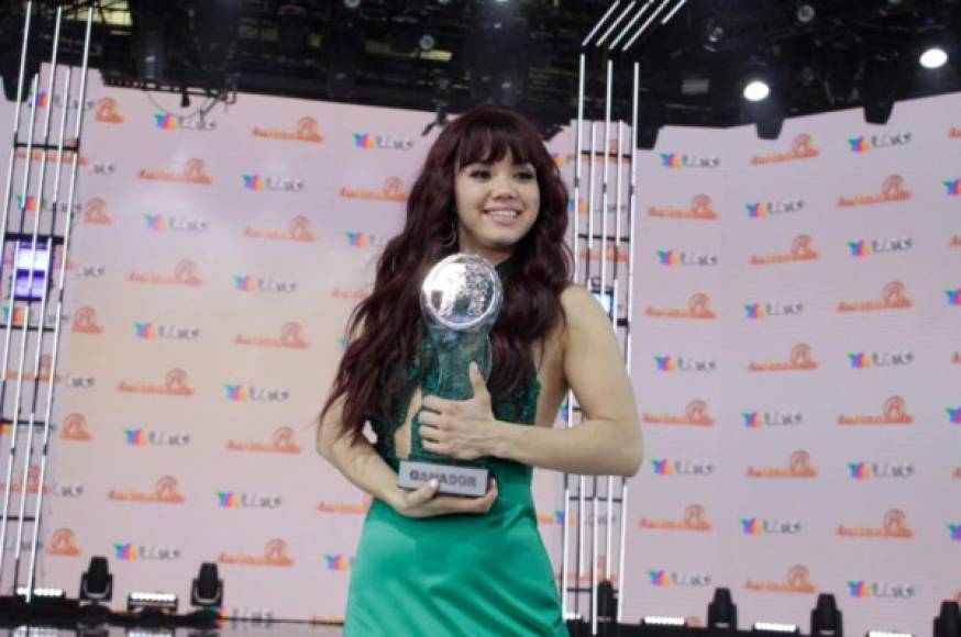 Tras cuatro meses de haber estado aislada del mundo exterior, la cantante mexicana, Dalú se convirtió en la ganadora de La Academia.