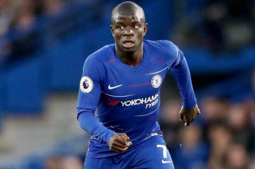 N'Golo Kanté cuentacon 28 años de edad y es una de las figuras del Chelsea. Zidane lo quiere incorporar al Real Madrid.