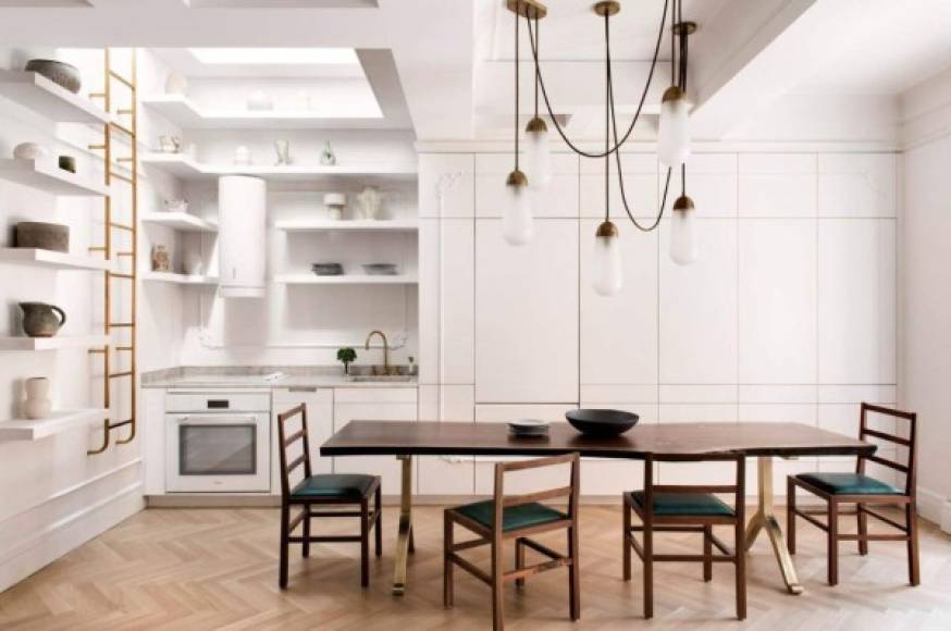 Las imágenes publicadas por la inmobiliaria de lujo Sotheby's International Realty revelan el estilo minimalista de Anne Hathaway y Adam Shulman, con un predominio del blanco.