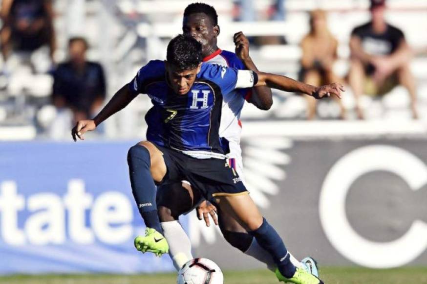 Cristian Cálix - A sus 19 años, el joven futbolista ya tiene su primera experiencia en el extranjero, jugando para el Atlas de la Liga MX. Fue figura en la clasificación de Honduras al Mundial Sub-20 de Polonia 2019.
