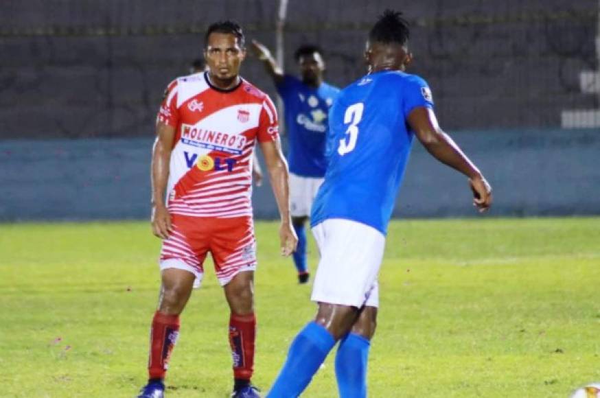 Ángel Dionisio Rodríguez: Sorpresa. El delantero hondureña deja al Vida y se convierte en nuevo legionario ya que ha fichado por el Deportivo Iztapa de la primera división de Guatemala. El atacante cuenta con 34 años de edad.