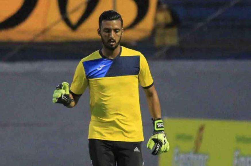 Roberto López: En Real España comenzaron con la barrida para el próximo torneo, el portero es uno de los primeros en irse. 'Agradecer de corazón a toda la afición del Real España, por los años especiales que viví con ustedes. Gracias a todos los que me enseñaron a creer en mi durante estos 9 años decir adiós no es facil', dijo.