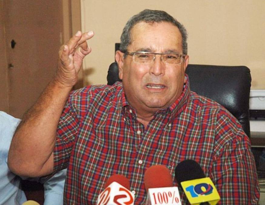 12. El expresidente nicaraguense Arnoldo Alemán fue detenido en 2004 acusado de delitos contra el Estado.