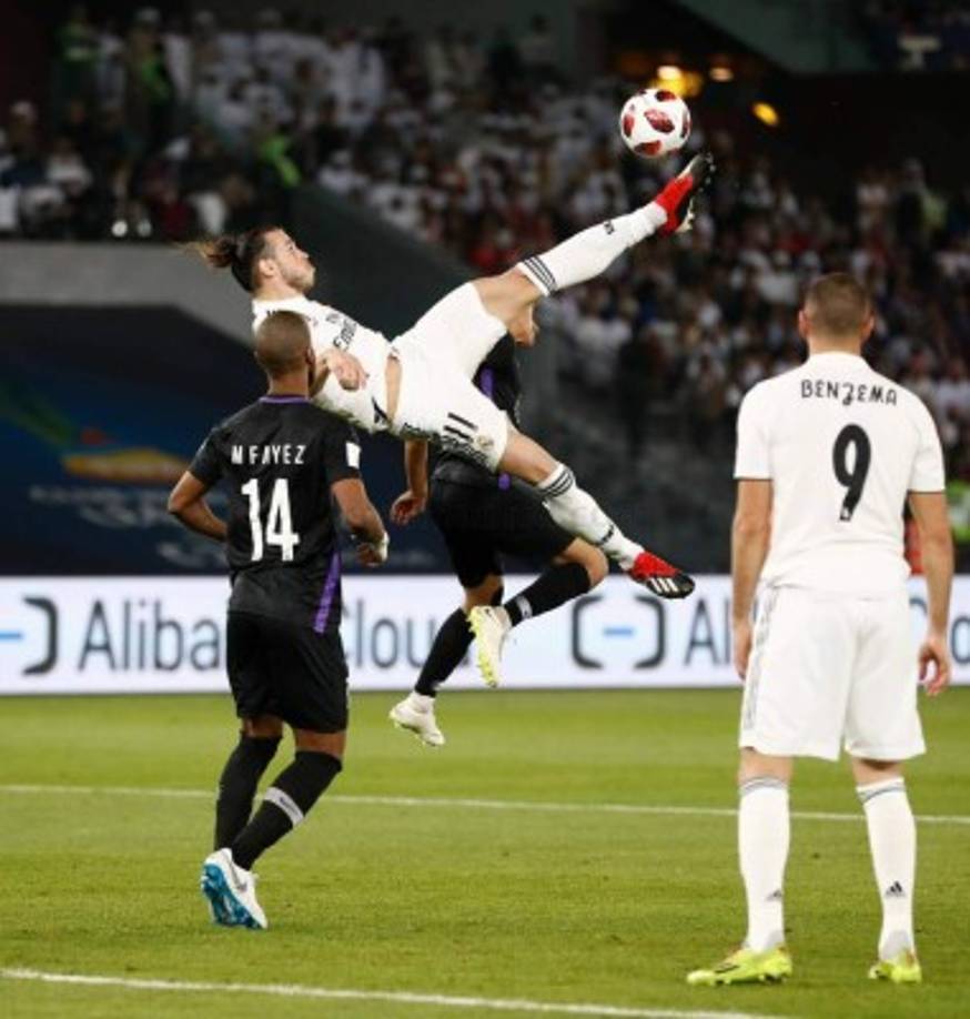 Gareth Bale intentó marcar con esta chilena.