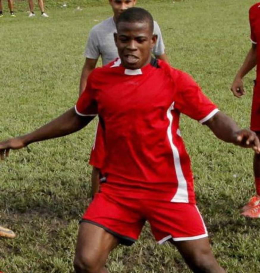 Robbie Matute: El lateral interesa al Platense y Juticalpa luego de que descendió con Real Sociedad.