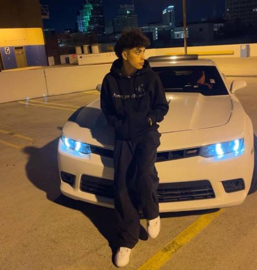 Salazar, quien vivía en San Antonio, estaba al volante de un Chevrolet Camaro blanco junto a los demás pasajeros, los tres ciudadanos mexicanos, que fueron identificados como José Luis Jiménez, de 41 años; José Molina Lara, de 23; y Sergio Espinoza Flores, de 36.