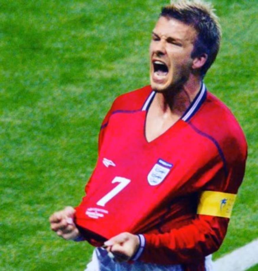 Beckham fue dos veces subcampeón del Jugador Mundial de la FIFA y en 2004 fue el futbolista con el salario más alto del mundo teniendo en cuenta las ofertas publicitarias. Además, fue el primer futbolista británico en jugar 100 partidos de la Champions League.